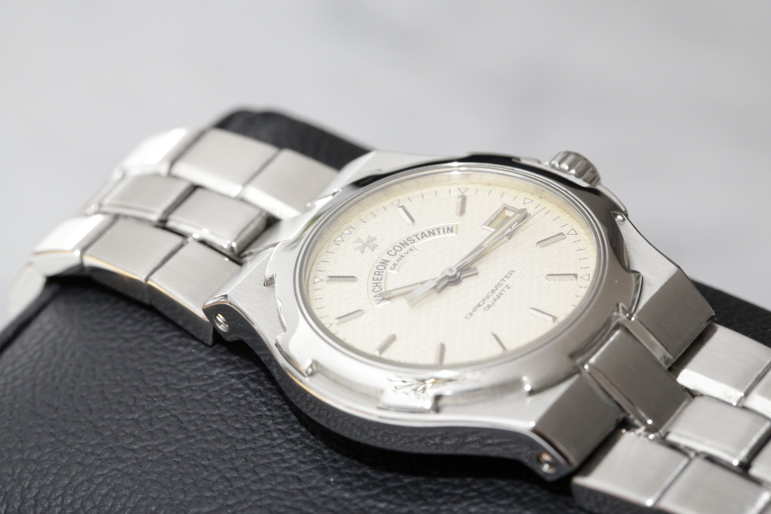 Vacheron Constantin Overseas 72040 777CRHONOS