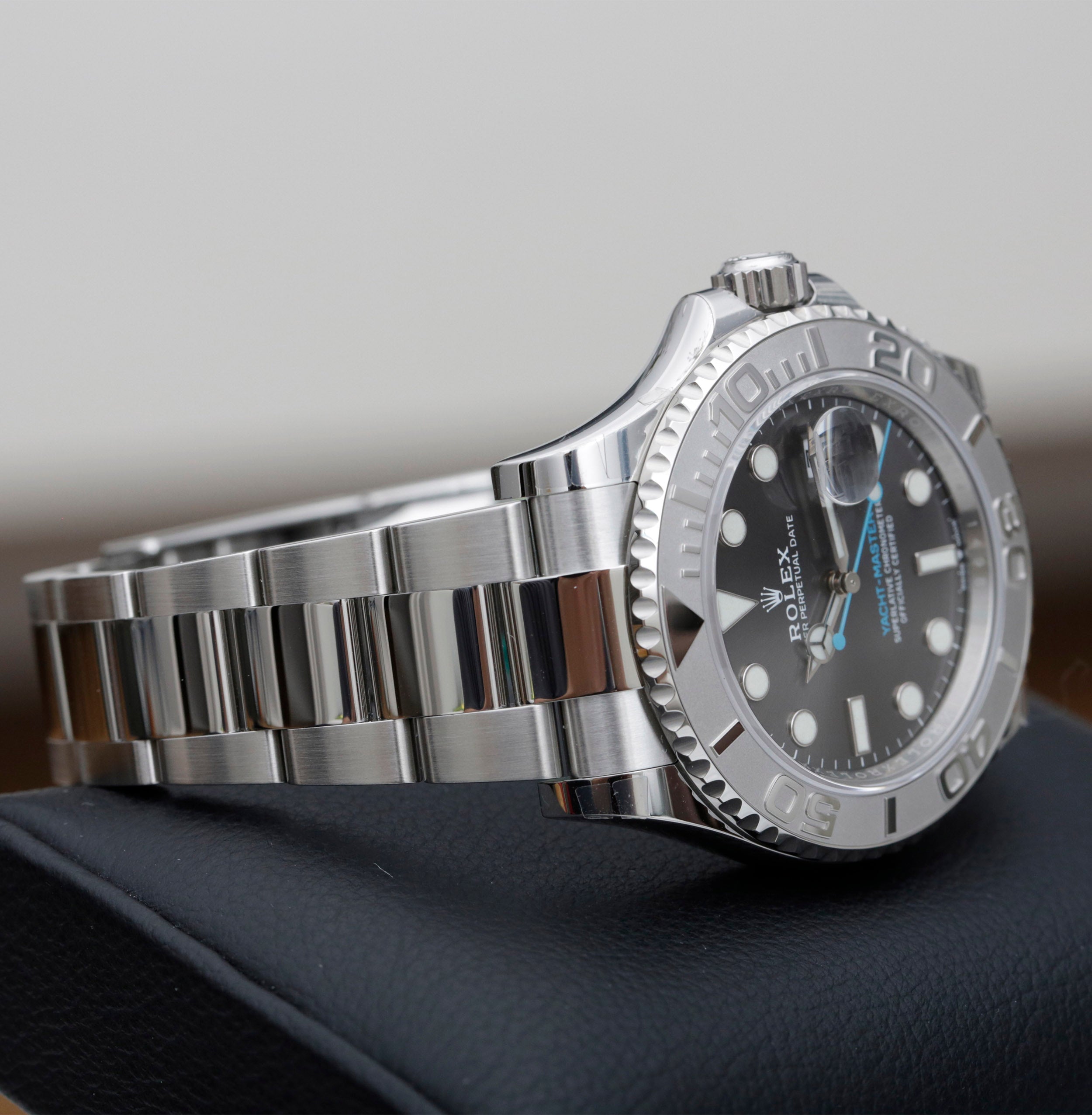 Rolex yacht outlet master dark rhodium