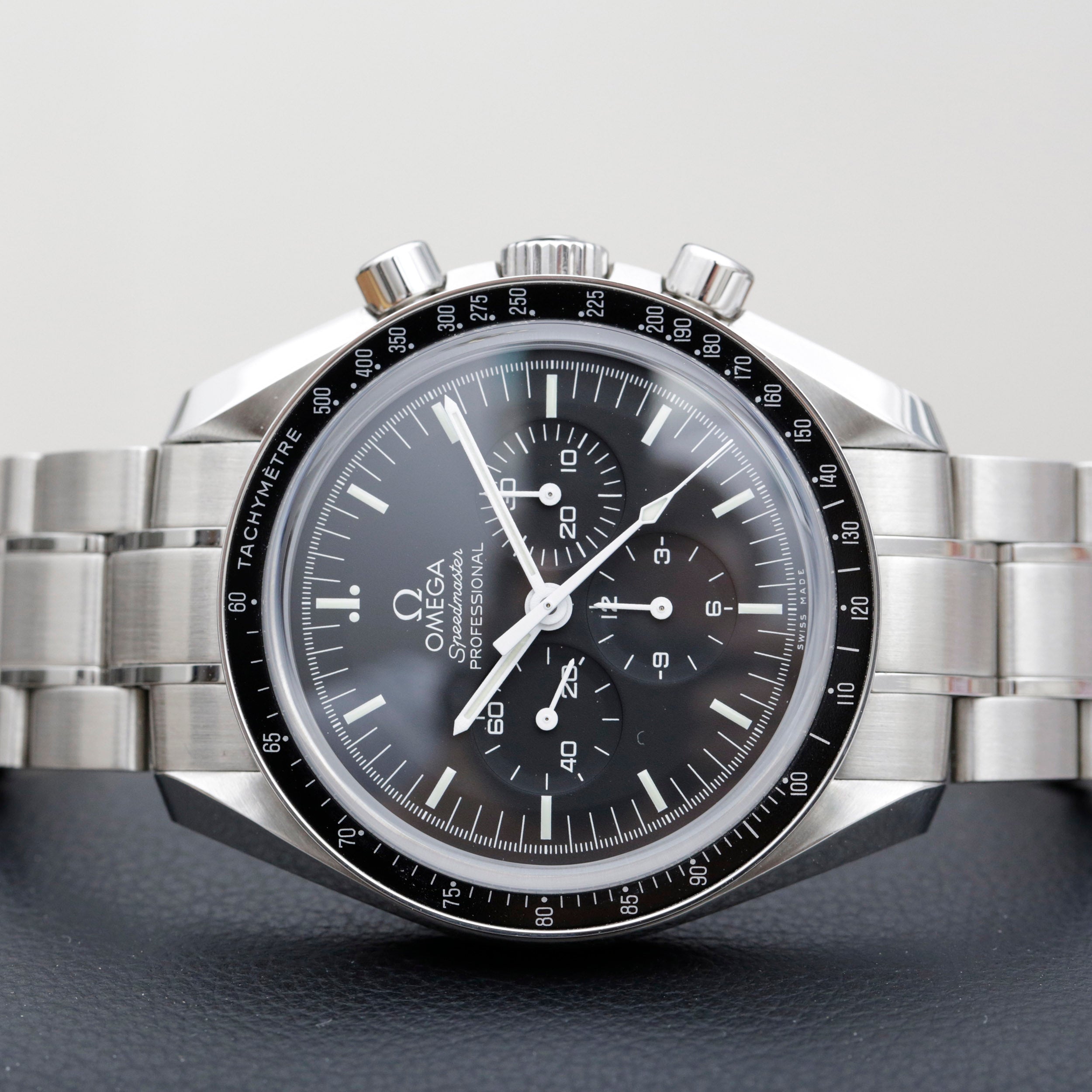 Omega speedmaster hotsell professional 006